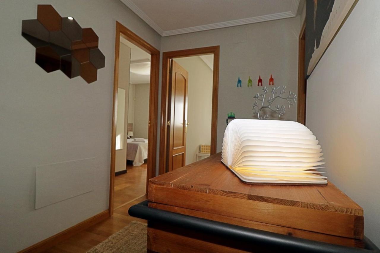 Appartamento Apartamento , wifi y garaje cerca del centro Oviedo Esterno foto